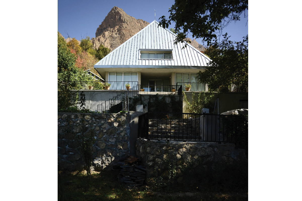 رتبه سوم: کندوج، مازندران، طراحان و بناکنندگان زاو،  محمدرضا قدوسی، فاطمه رضایی فخر آستانه